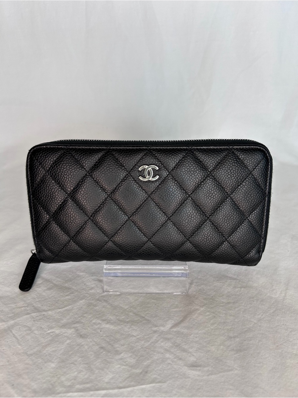 CHANEL Black Quilted Caviar Leather Zip Wallet with Silver CC - Picture 3 of 6